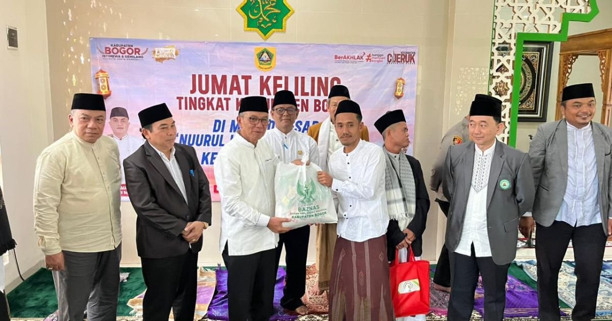 Pemkab Bogor Gelar Jum’at Keliling di Cijeruk, Salurkan Bantuan Rp100 Juta untuk Masjid