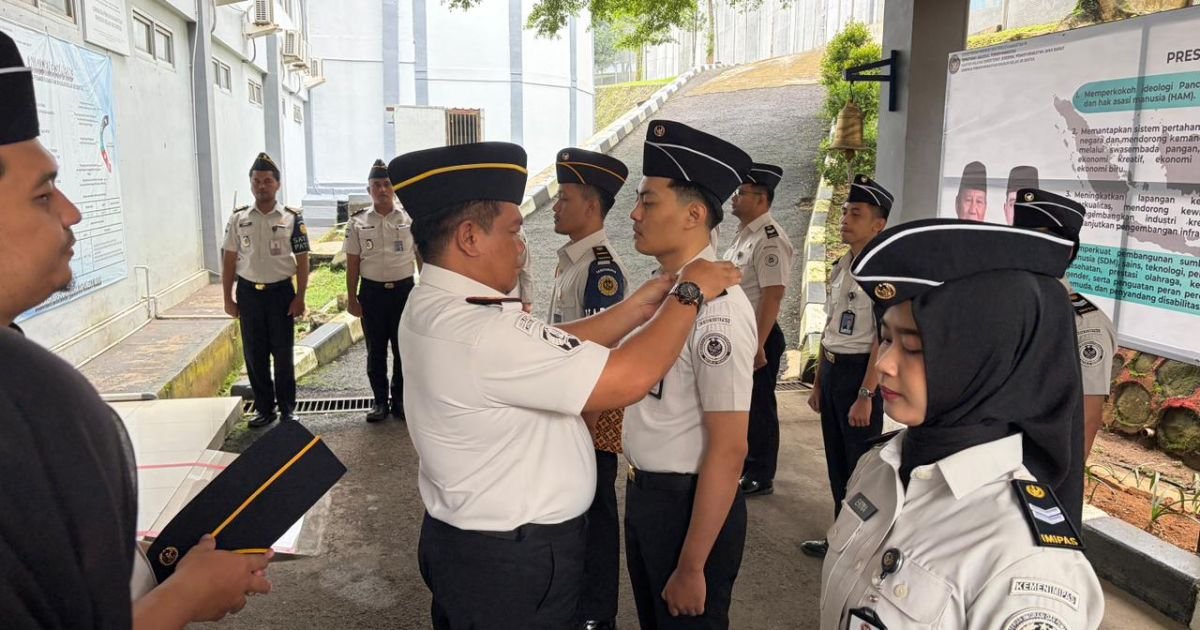 Lapas Khusus IIB Sentul Gelar Apel Pagi dan Penyerahan SK Kenaikan Pangkat Pegawai