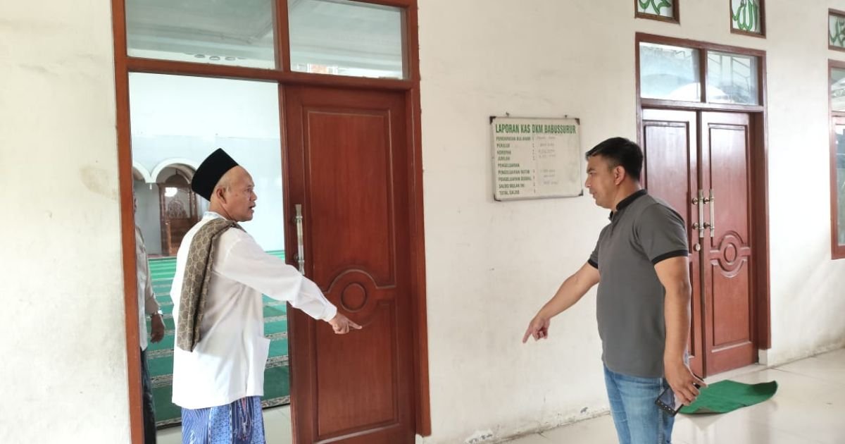 Usai Salat Jumat, Warga Caringin Jadi Korban Penusukan di Halaman Masjid