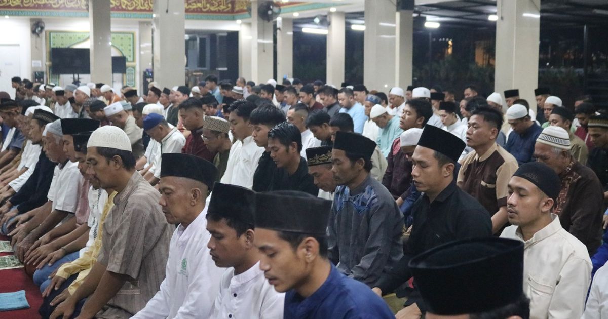 Malam Pertama Ramadhan, Warga Binaan Lapas Cibinong Khusyuk Jalani Tarawih dan Tadarus Bersama