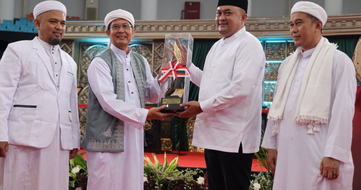 Rudy Susmanto Resmi Buka Pameran 75 Artefak Peninggalan Nabi Muhammad SAW di Gelora Pakansari