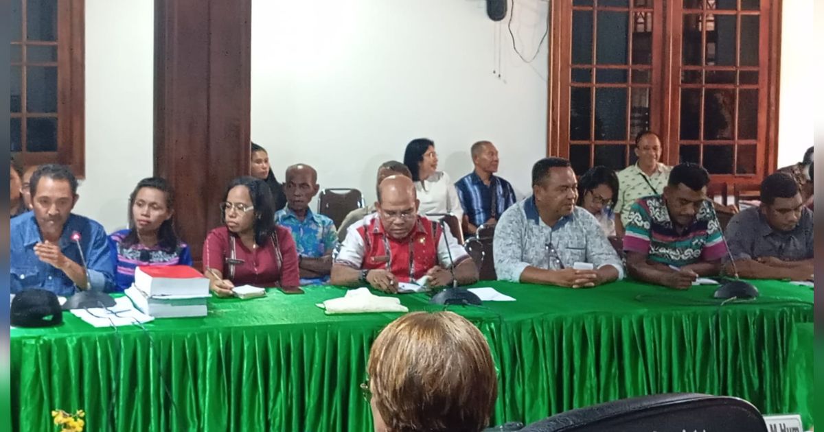 Sekcam Tanimbar Selatan Hadir di RDP DPRD KKT, Sweri SD–SMP Wesawak Masuk Babak Penyelesaian