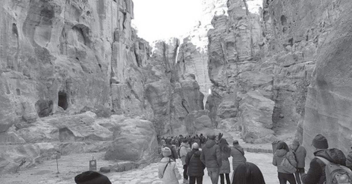 Ketegangan Timur Tengah Sempat Ganggu Perjalanan, 27 WNI Wisata Rohani Berhasil Keluar dari Yordania