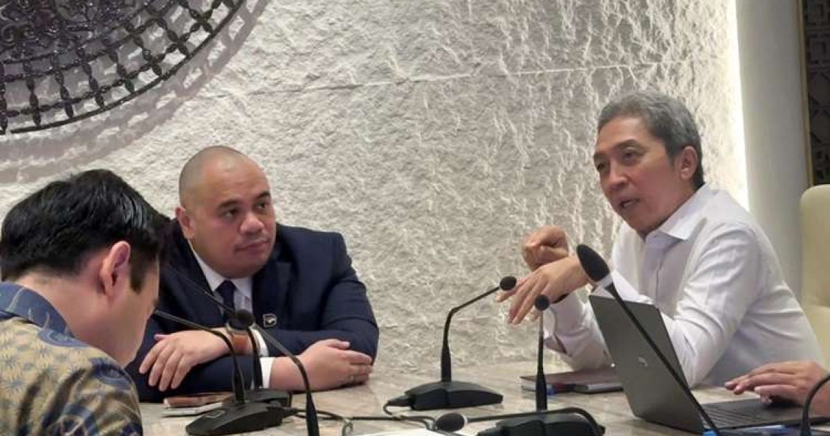 Wali Kota Bogor Dedie A. Rachim dengan Chief Investment Officer Danantara Pandu Patria Sjahrir