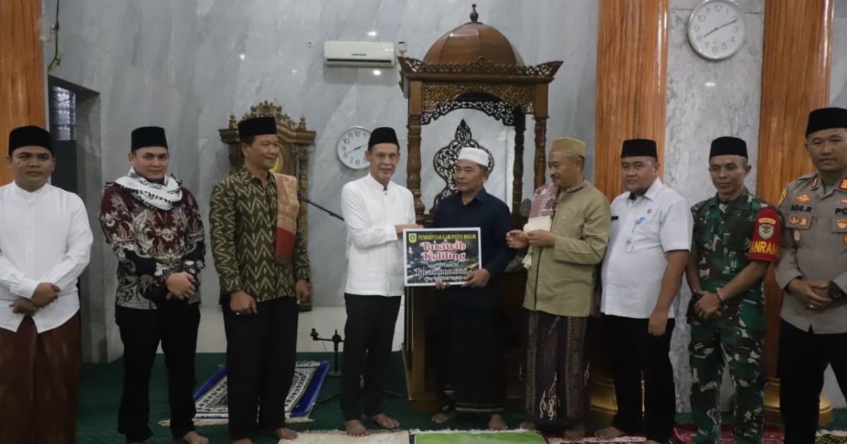 Tarawih Keliling (Tarling), Wakil Bupati Bogor Jaro Ade i Masjid Jami Darussalam, Desa Pasir Jambu, Sukaraja, Rabu (11/3/2026).