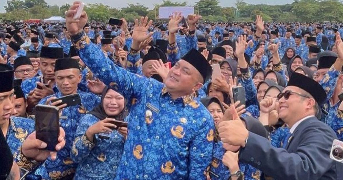 Bupati Bogor Rudy Susmanto Foto Bersama Usai melantik PPPK Kabupaten Bogor