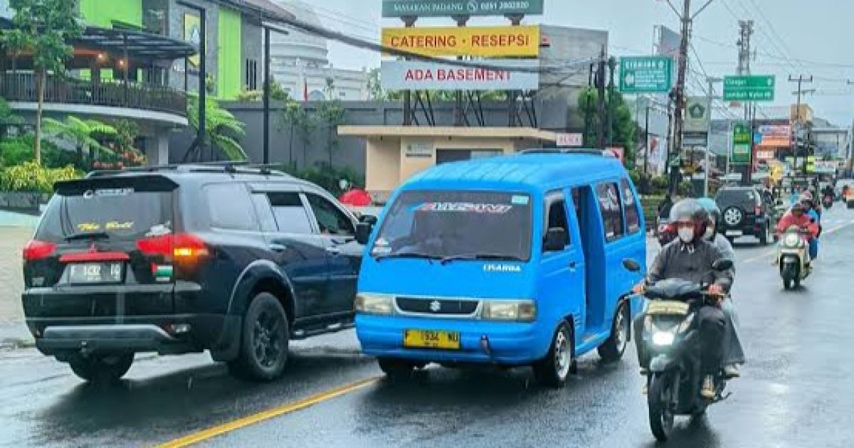 Gubernur Jabar Dedi Mulyadi Beri Kompensasi Rp1 Juta untuk 700 Angkot Puncak yang Diliburkan Saat Lebaran 2026