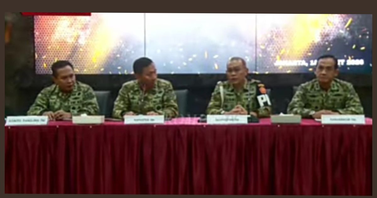Konferensi pers di Mabes TNI Jakarta.