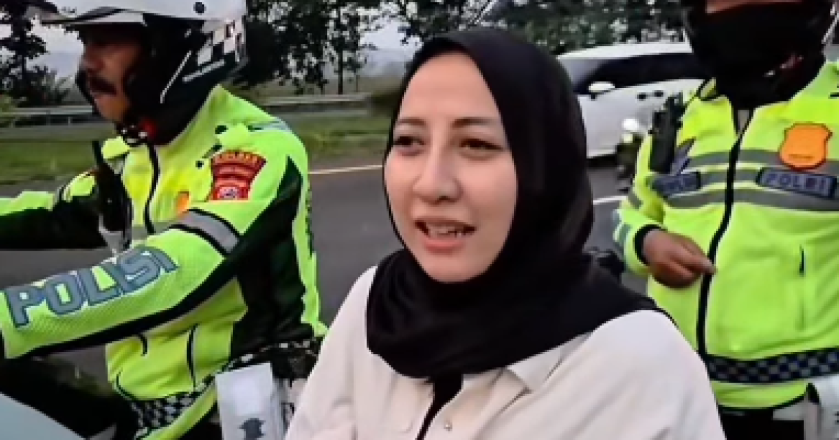 Pemudik Terpisah Saat Salat Subuh di Rest Area KM 130 Tol Cipali, Polisi Sigap Mengantar ke Keluarga
