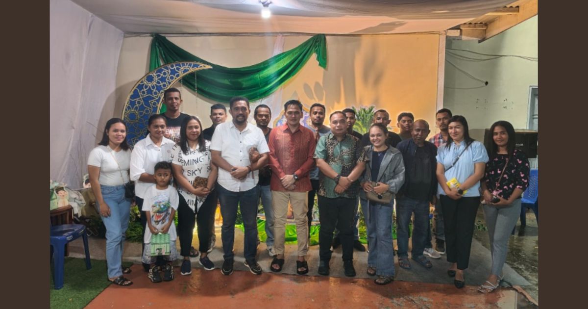 Kapolres Kepualuan Tanimbar bersama Ketua Pemuda Olilit dan Rombongan.