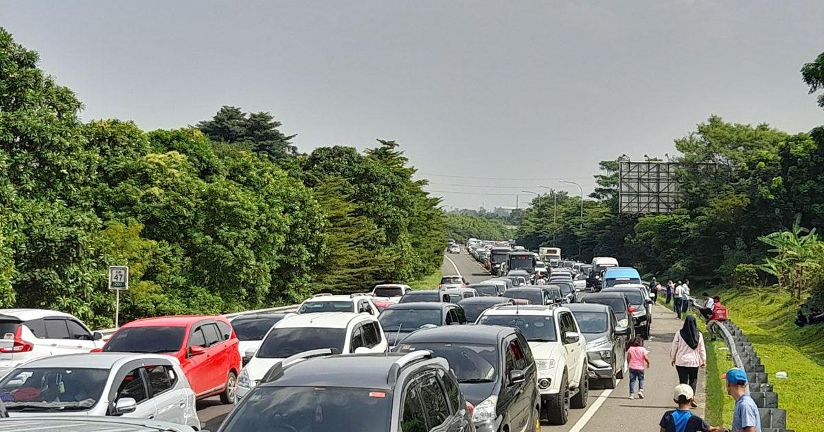 Pemkab Bogor Kaji Ulang One Way Puncak, Siapkan Jalur Alternatif hingga Penataan Simpang