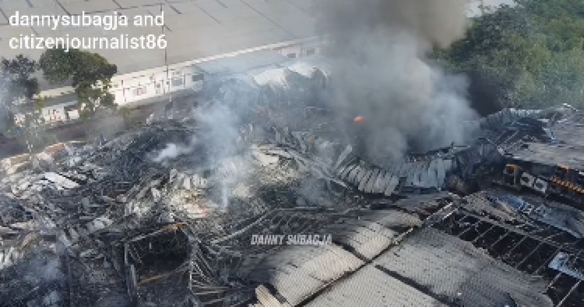 Kebakaran Pabrik di Gunung Putri Bogor, Damkar Masih Lakukan Pendinginan