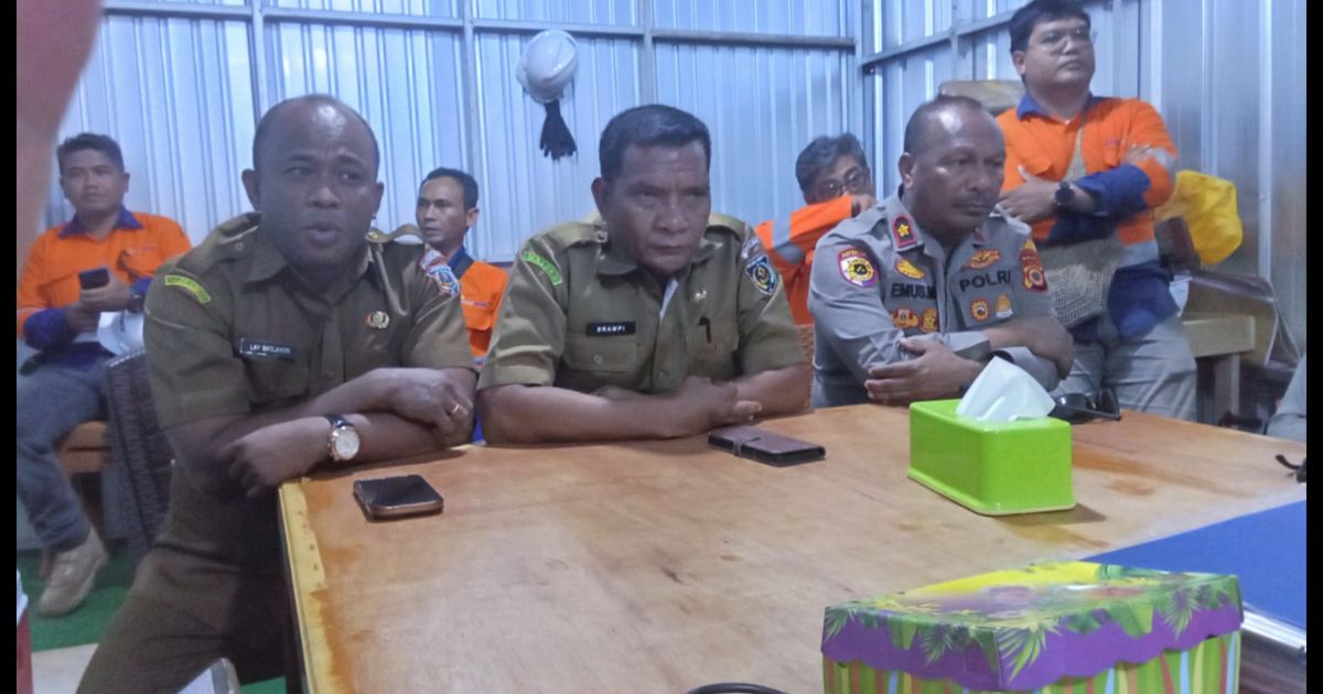 Foto: Wakapolres Kepulauan Tanimbar bersama Pemkab Tanimbar, memfasilitasi dialog antara warga nelayan dan pihak PT Taka Hidrocorn Indinesia,