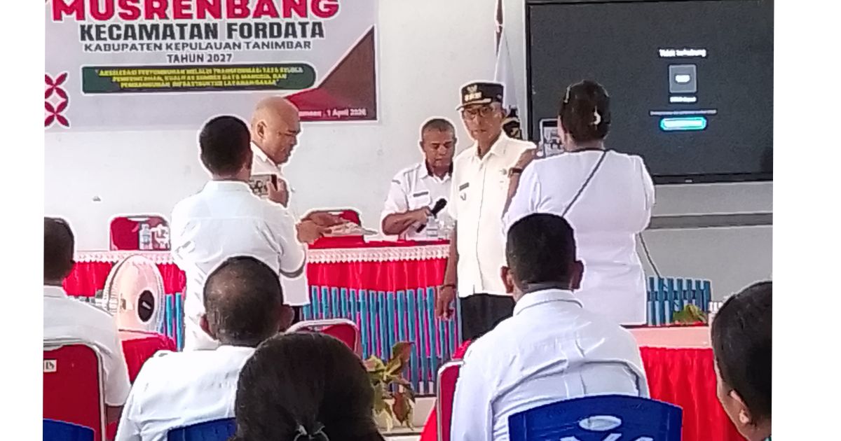 Camat Fordata, Rizal Lalaun, hadir dalam Musyawarah Perencanaan Pembangunan (Musrenbang) RKPD 2027.