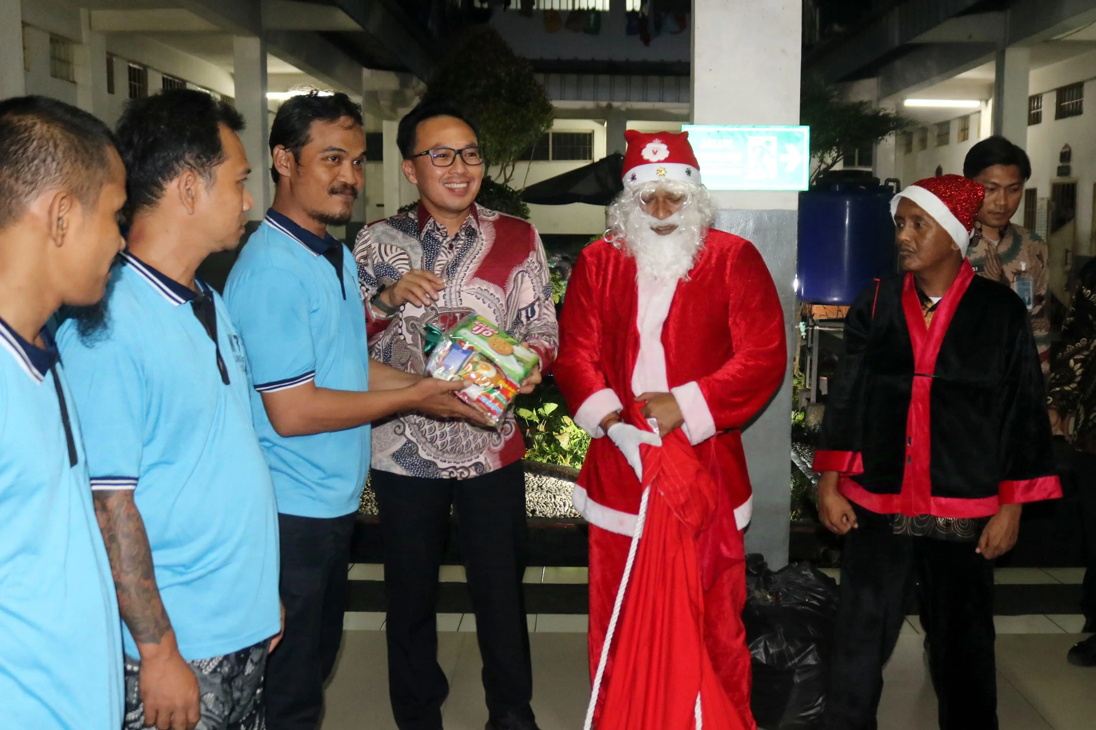 Ibadah Malam Natal 2025 di Lapas Cibinong, Warga Binaan Dikuatkan Nilai Iman dan Harapan