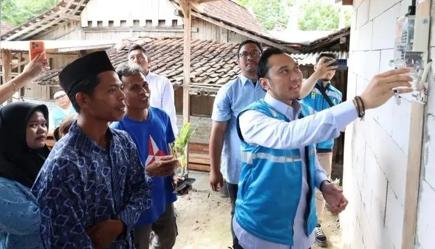 Ibas Cek Program Bantuan Pasang Baru Listrik di Ngawi, Tekankan Listrik Fondasi Kesejahteraan Desa