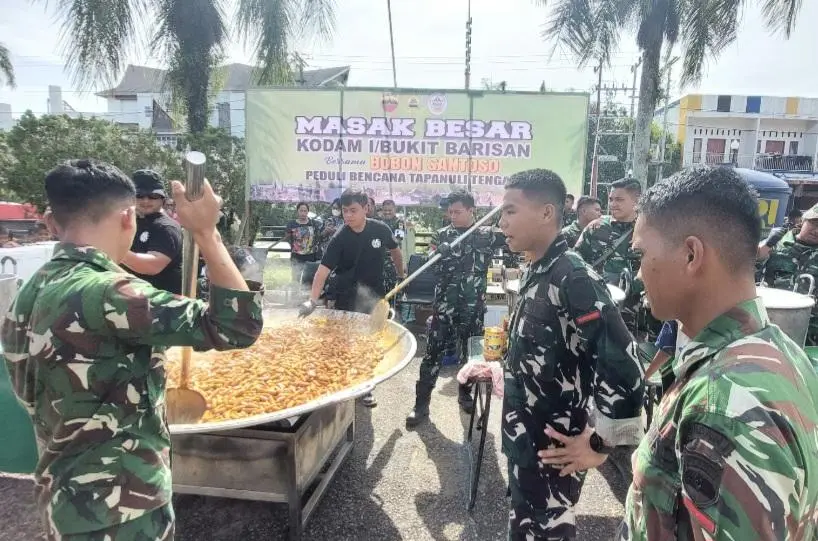 Kodam I BB dan Bobon Santoso Gelar Masak Besar untuk Pengungsi Tapteng: Ribuan Porsi Makanan Dibagikan