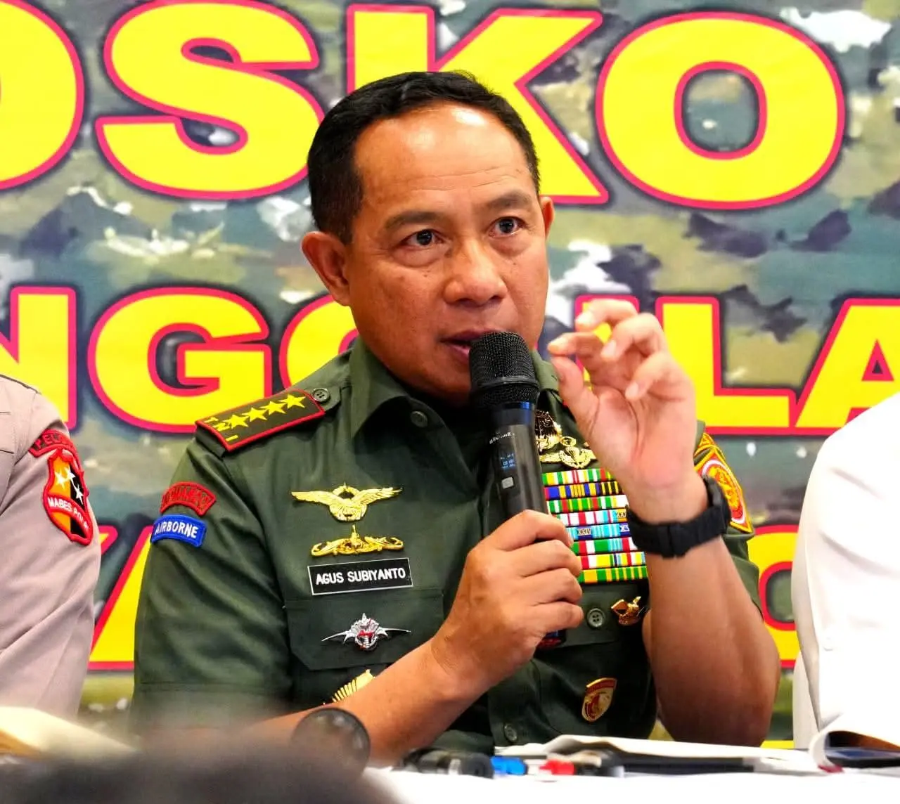 Panglima TNI Tekankan Standar Keselamatan dalam Operasi Kemanusiaan di Aceh, Sumut, Sumbar