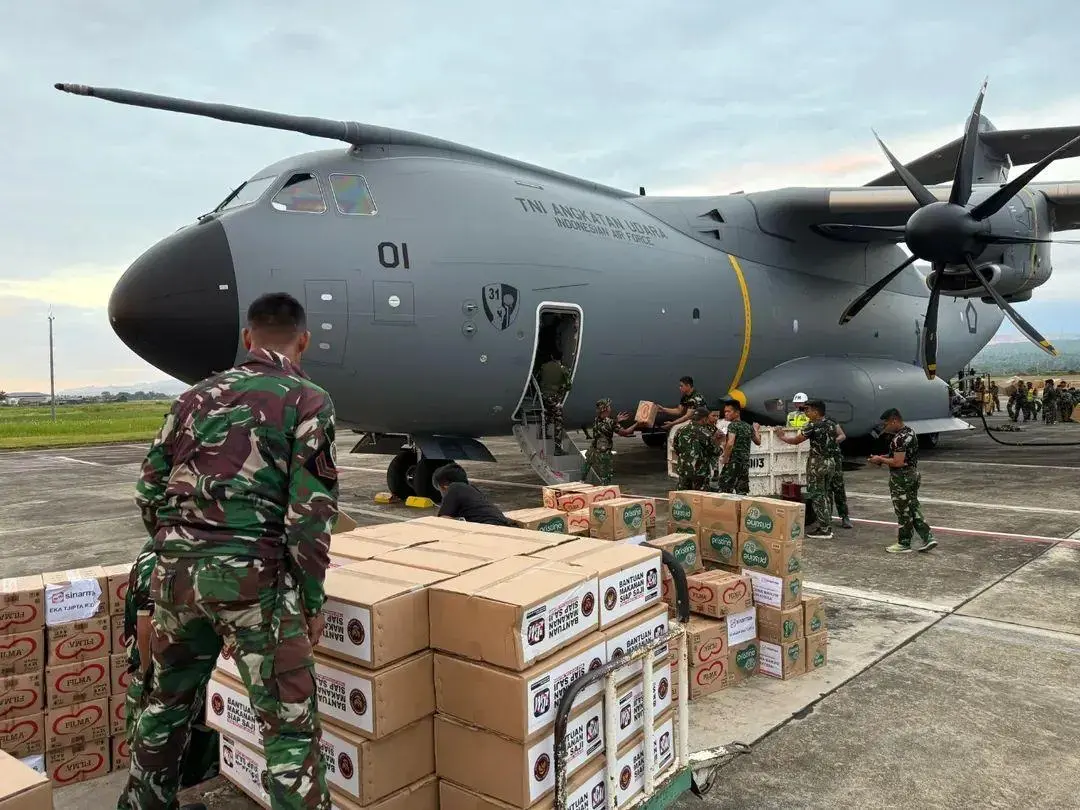 Airbus A-400 TNI AU Perkuat Penanganan Darurat Banjir,  Bawa Bantuan 24 Ton ke Aceh
