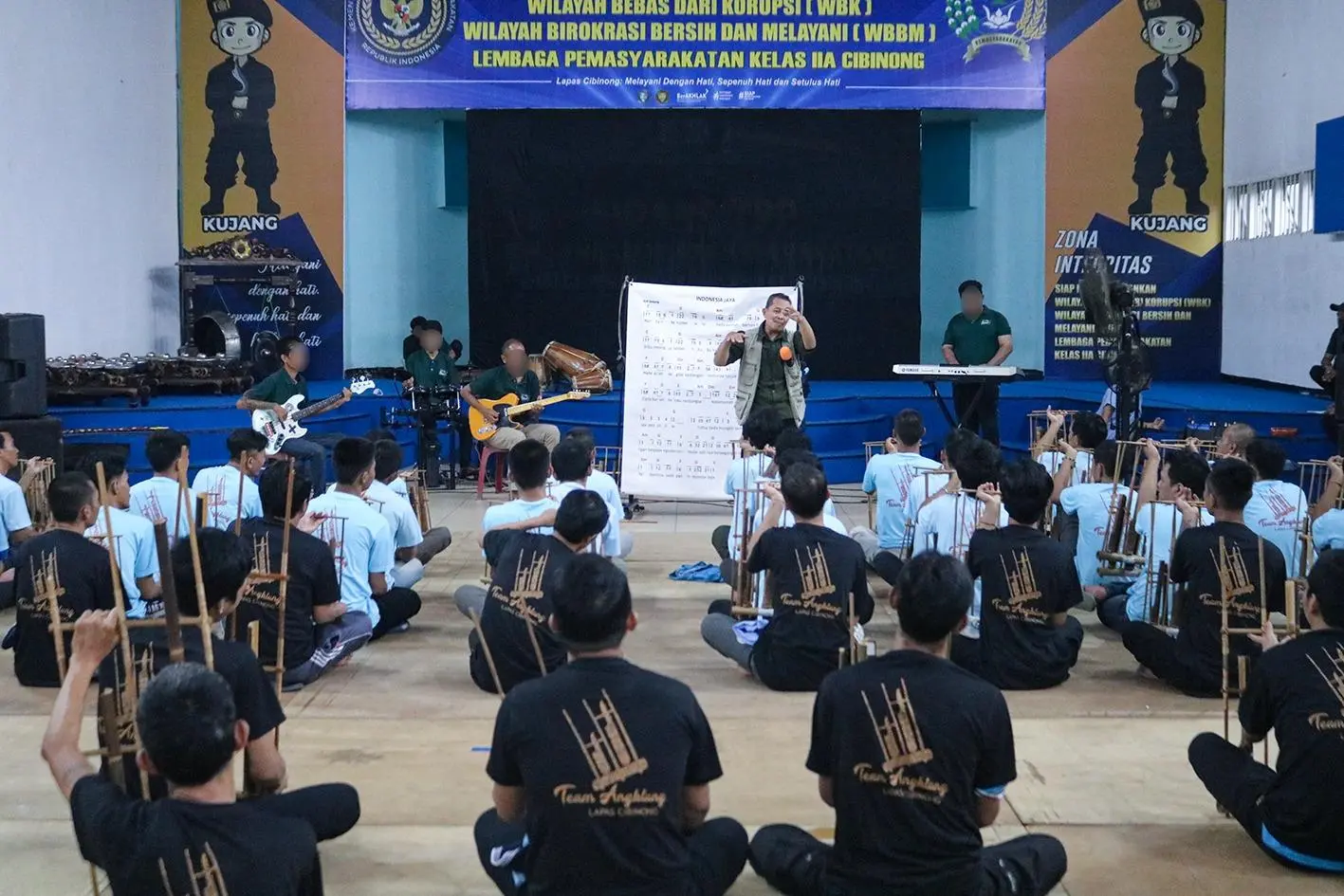 Lapas Cibinong Gelar Latihan Angklung Bersama LCIBI Band dan Sanggar Putra Binekas