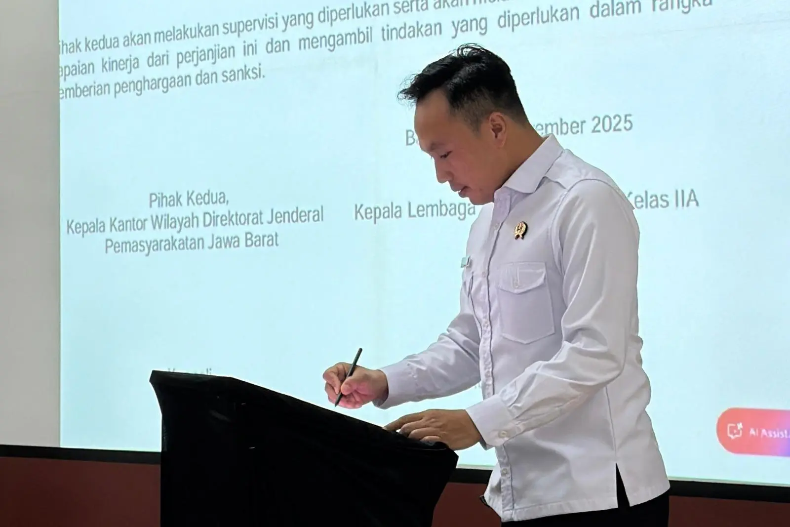 Kalapas Cibinong Tanda Tangani Perjanjian Kinerja 2025 Pemasyarakatan se-Jawa Barat