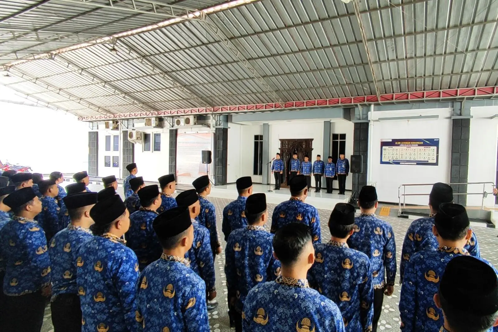 Lapas Cibinong Gelar Apel Pagi, Kalapas Wisnu Tekankan Disiplin dan Pelayanan Humanis