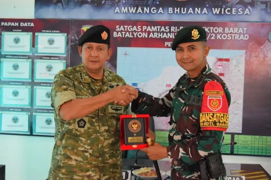Satgas Pamtas Yonarhanud 2 Kostrad Terima Kunjungan Tim Ditjen Strahan Kemhan RI