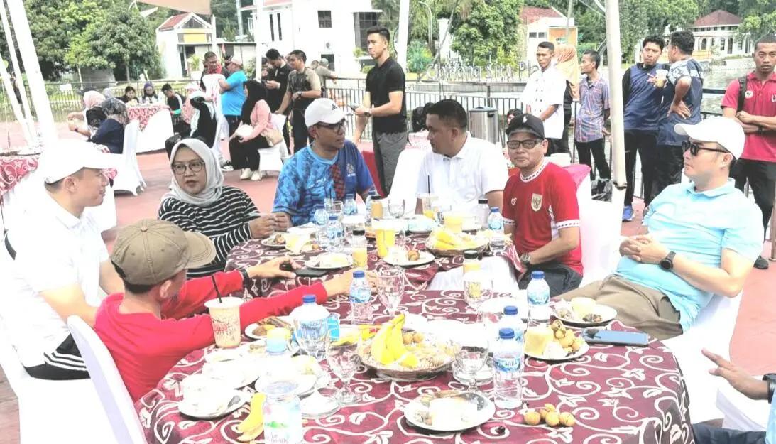 Silaturahmi Dua Pemimpin Bogor: Ade Yasin dan Rudy Susmanto Bertemu di CFD Tegar Beriman