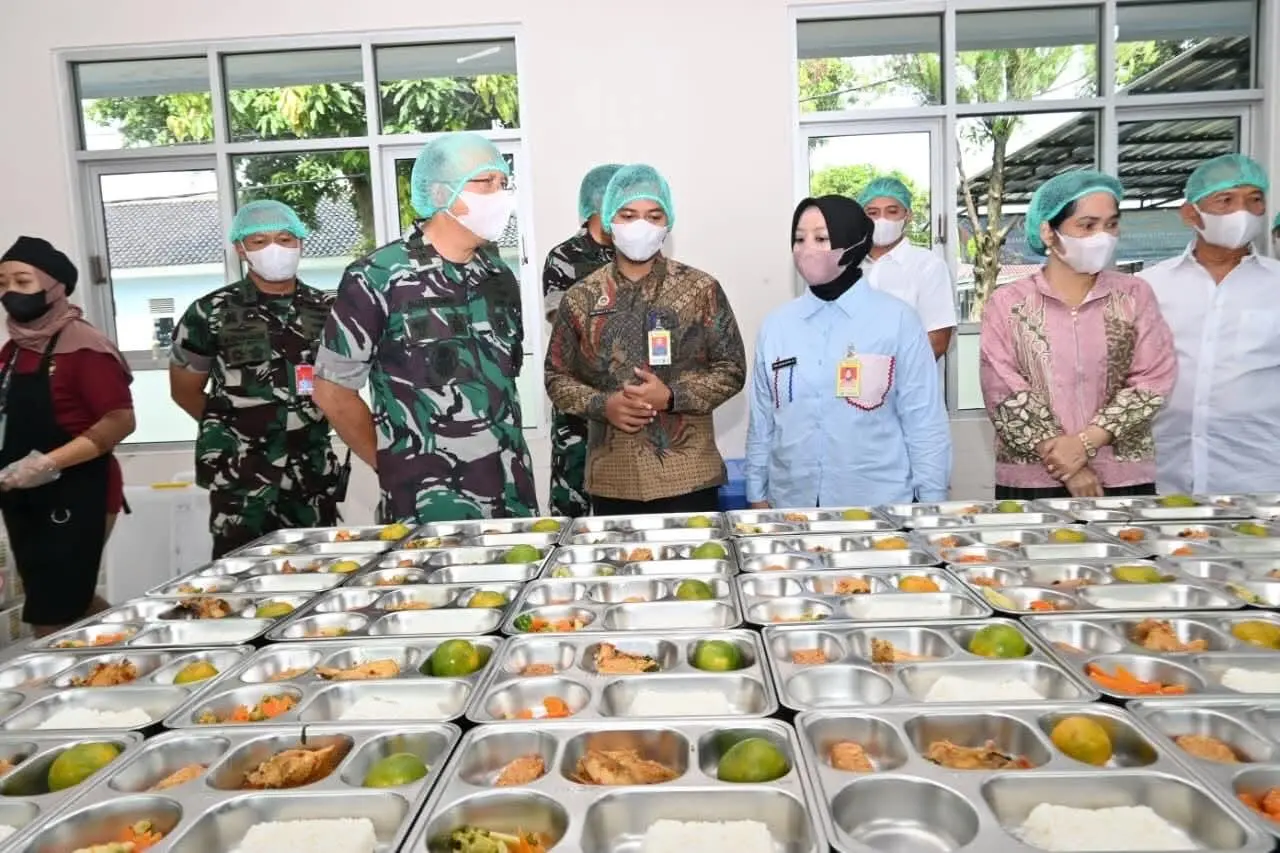 Aster Kasau Tinjau SPPG Lanud Adi Soemarmo Dukung Program Makan Bergizi Gratis