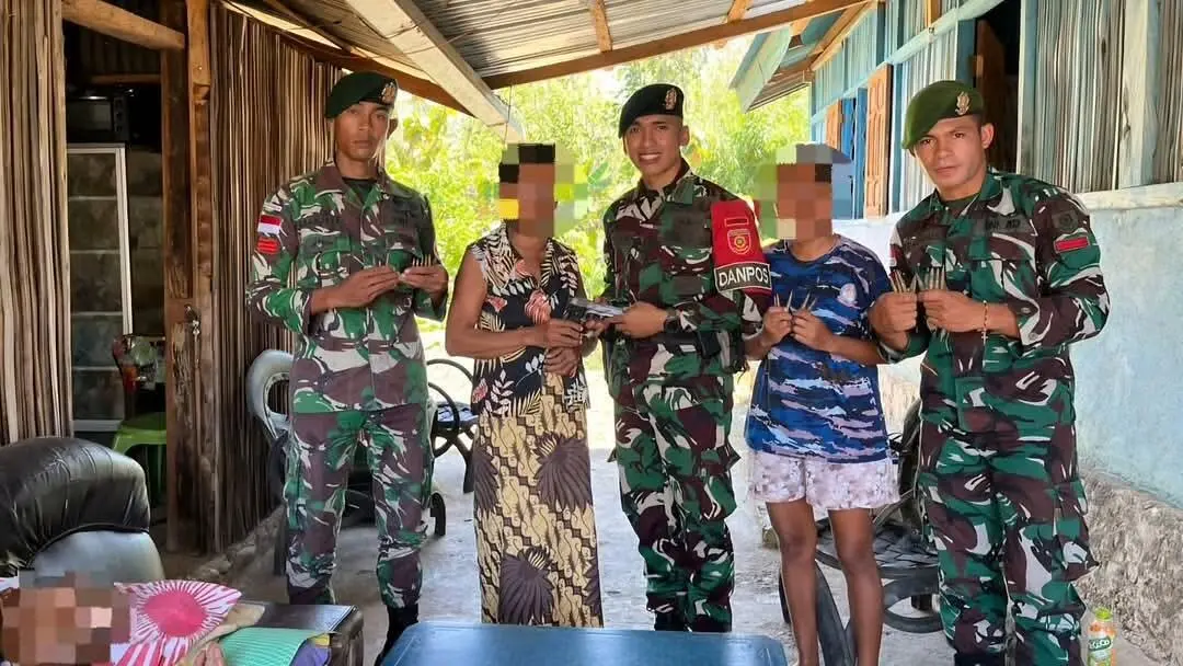 Bukti Nyata Kepercayaan Masyarakat, Satgas Pamtas Yonarmed 12 Kostrad Terima Penyerahan Senjata dan Amunisi