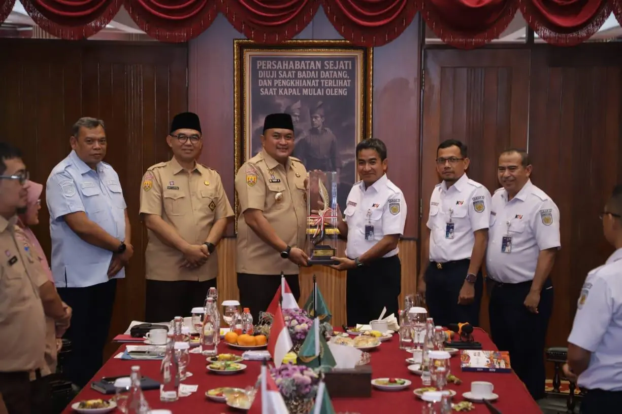 Bupati Bogor Rudy Susmanto Bahas Pengembangan Transportasi Terpadu Bersama PT KAI