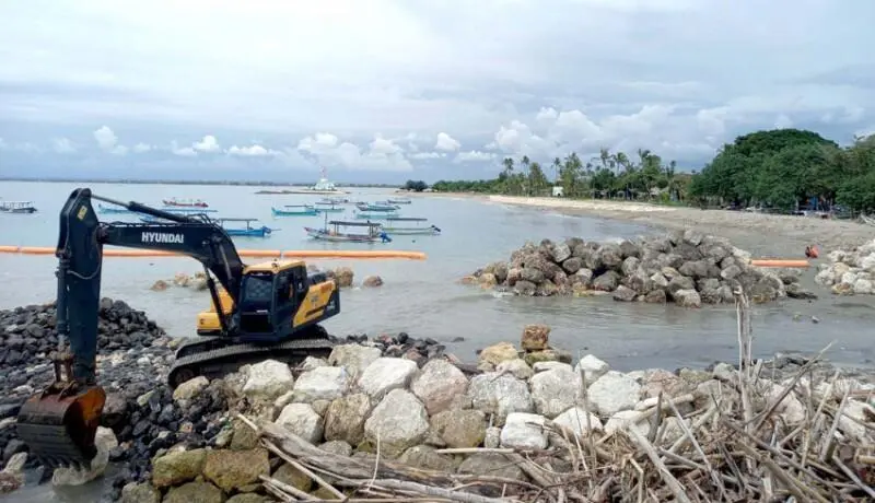 AHY Targetkan Proyek Pemecah Ombak di Pantai Kuta Rampung Akhir 2026