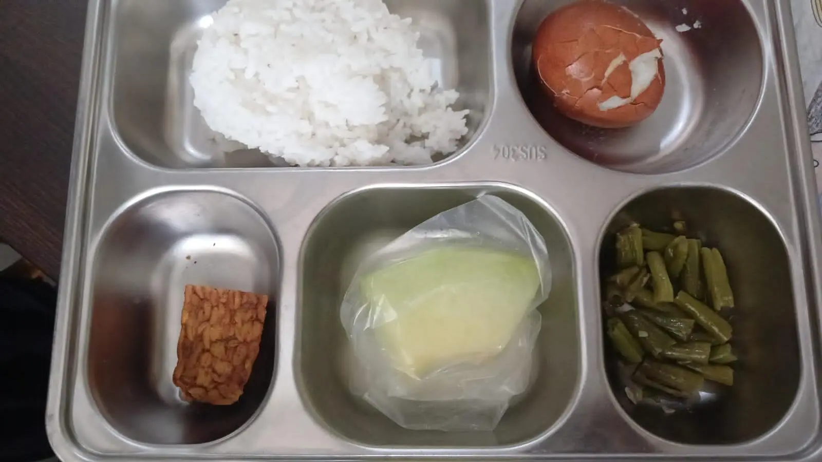 Wali Murid di Gunung Putri Keluhkan MBG Berbau dan Basi di Sekolah Dasar