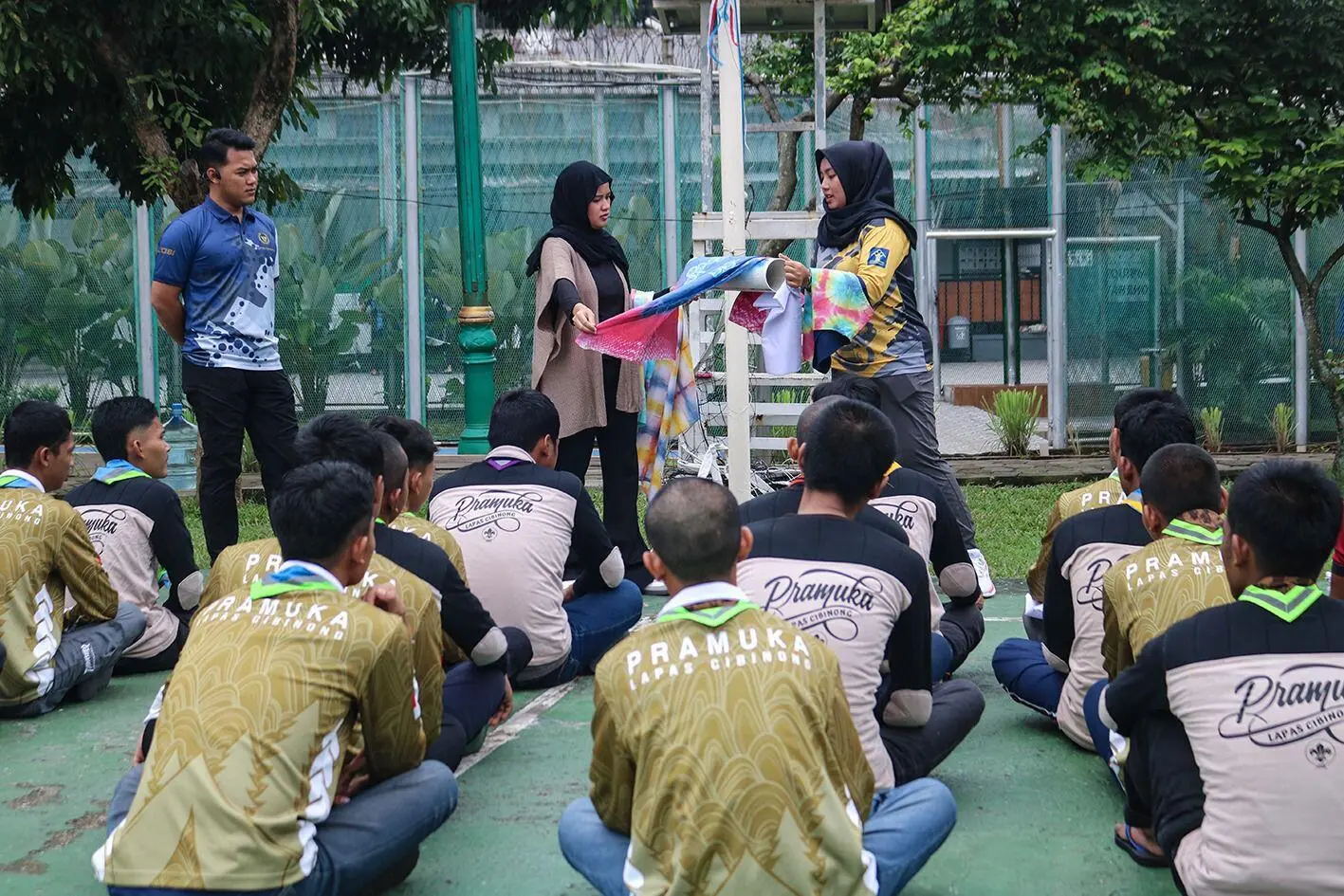 Keren! Warga Binaan Lapas Cibinong Kini Bisa Membatik Arashi Shibori