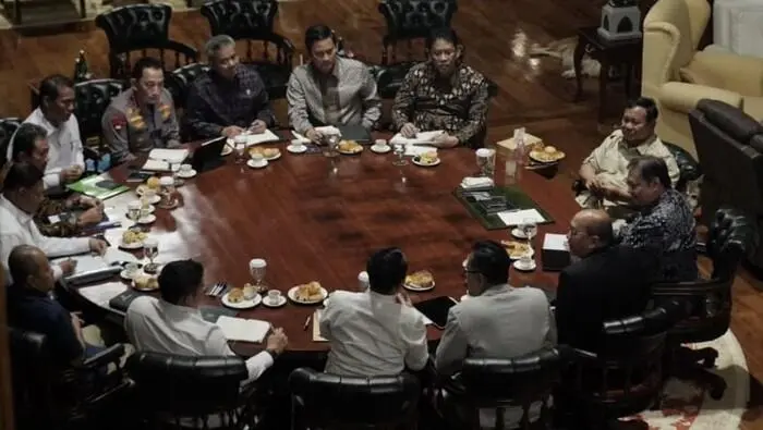 Prabowo Gelar Rapat Terbatas di Hambalang, Bahas Pertanian, Energi Surya, dan Giant Sea Wall