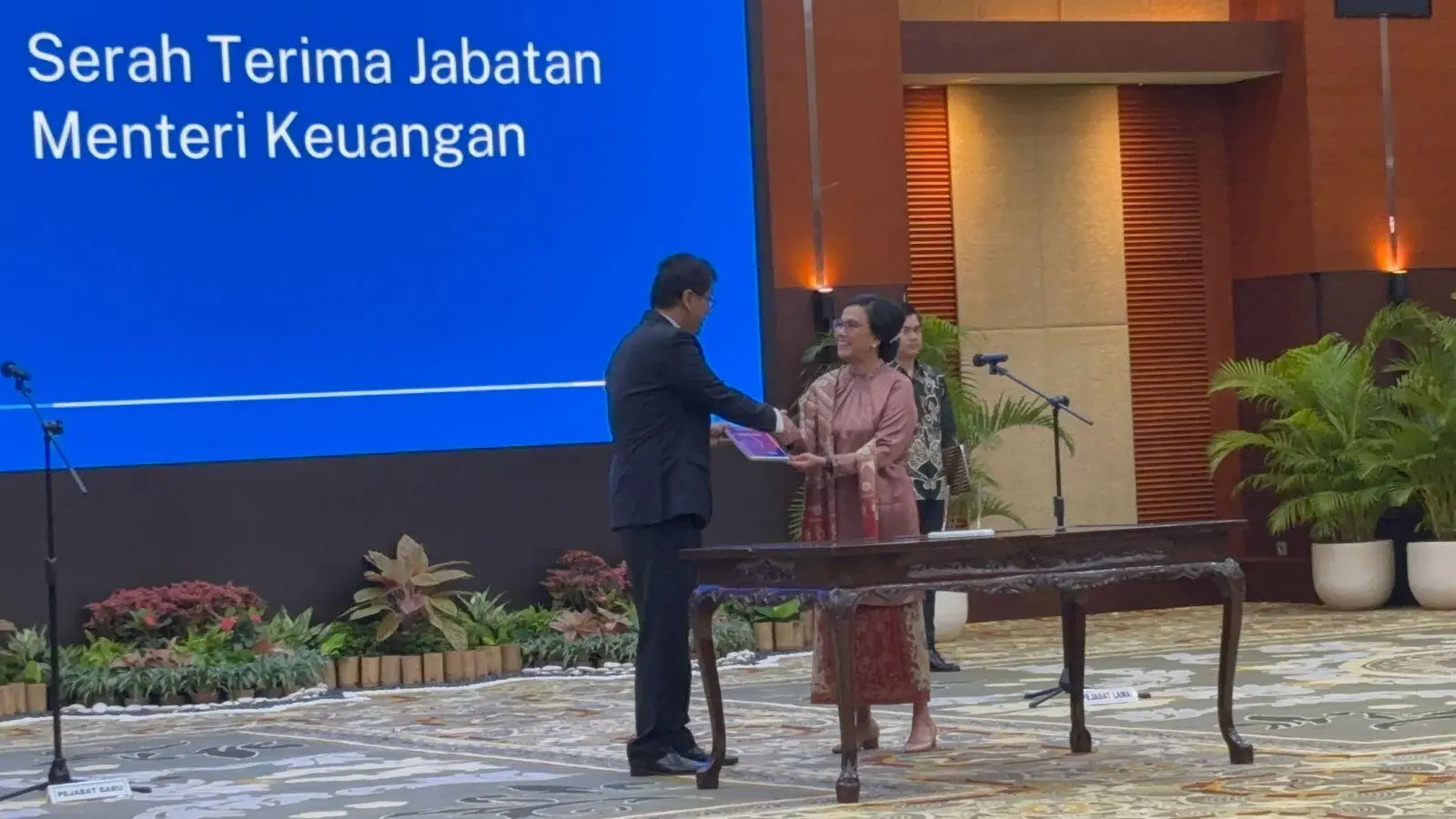 Sri Mulyani Resmi Digantikan Purbaya Yudhi Sadewa, Ini Pesan Perpisahannya
