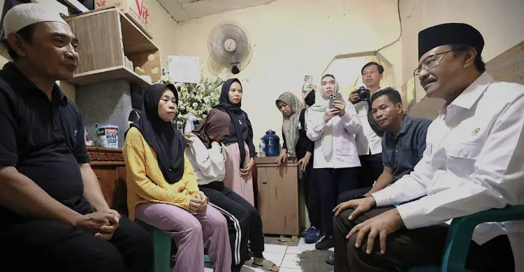 Mensos Gus Ipul Janjikan Program Usaha Mandiri untuk Orang Tua Korban Unjuk Rasa Affan Kurniawan