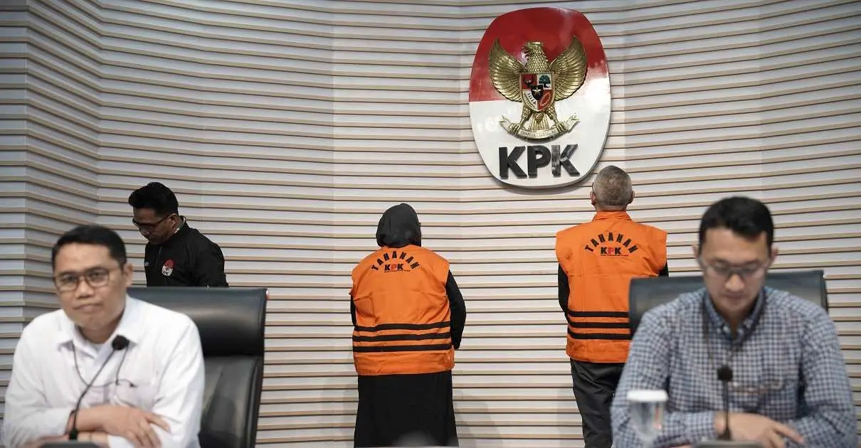 KPK Tahan Dua Tersangka Kasus Korupsi Pengadaan LNG di Pertamina