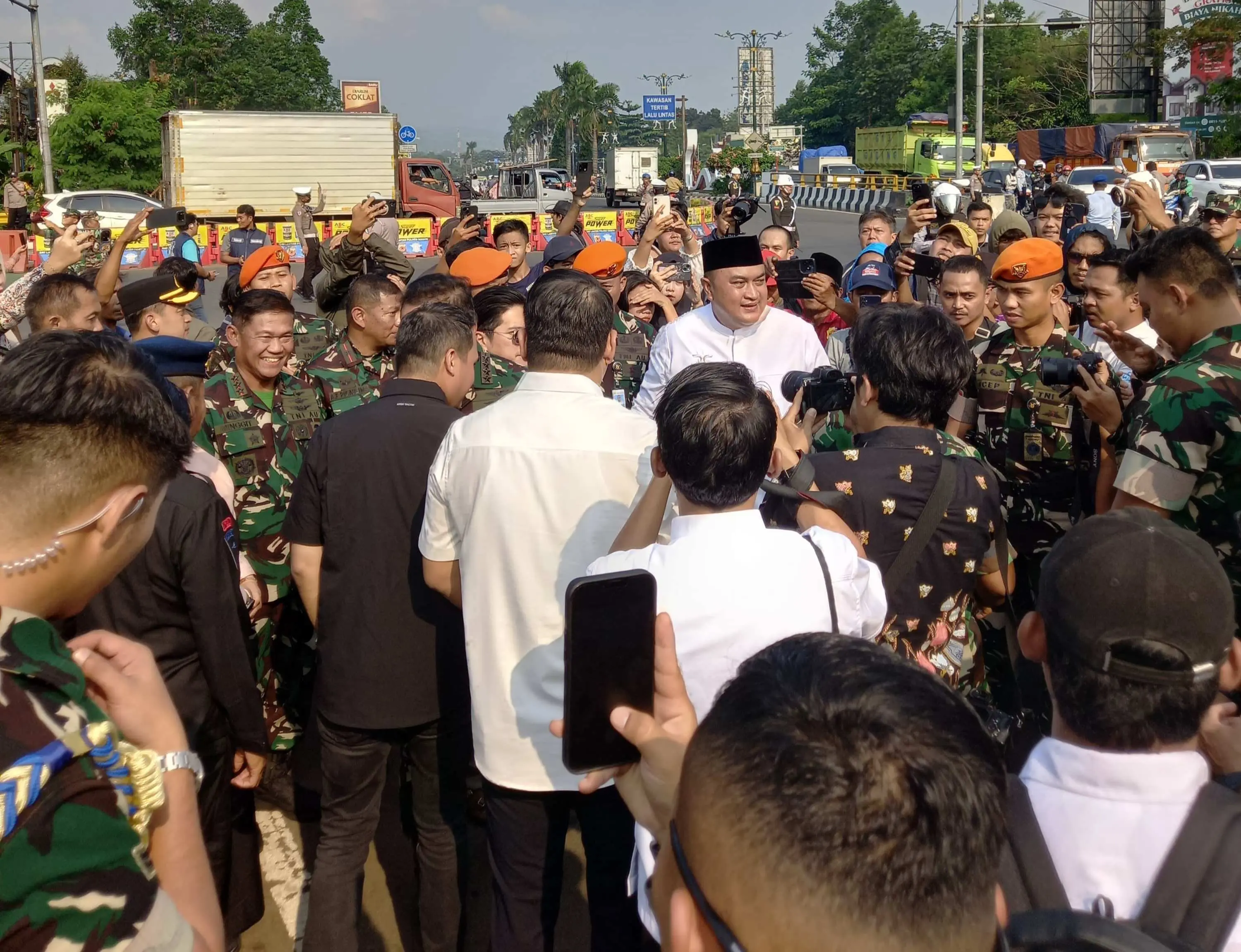 Setelah Tugu Helikopter, Pemkab Bogor Siapkan Ikon Baru di Pintu Masuk Utama Cibinong