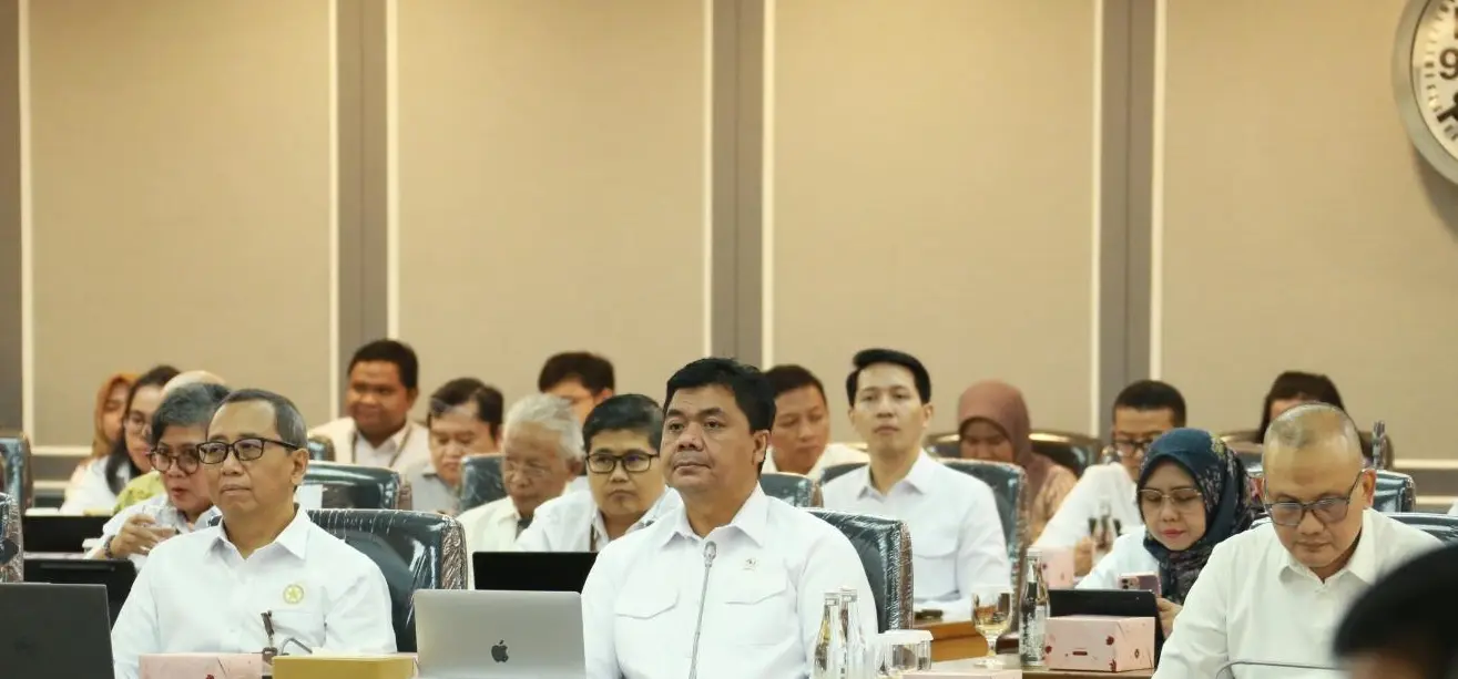 Wamensesneg Menghadiri Rapat Kerja Bersama DPR RI