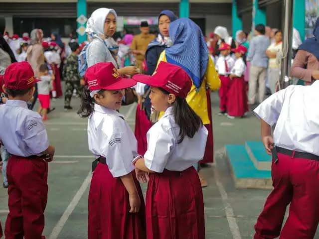 Siap-Siap Bangun Lebih Pagi, Jam Masuk Sekolah di Jabar Dimajukan