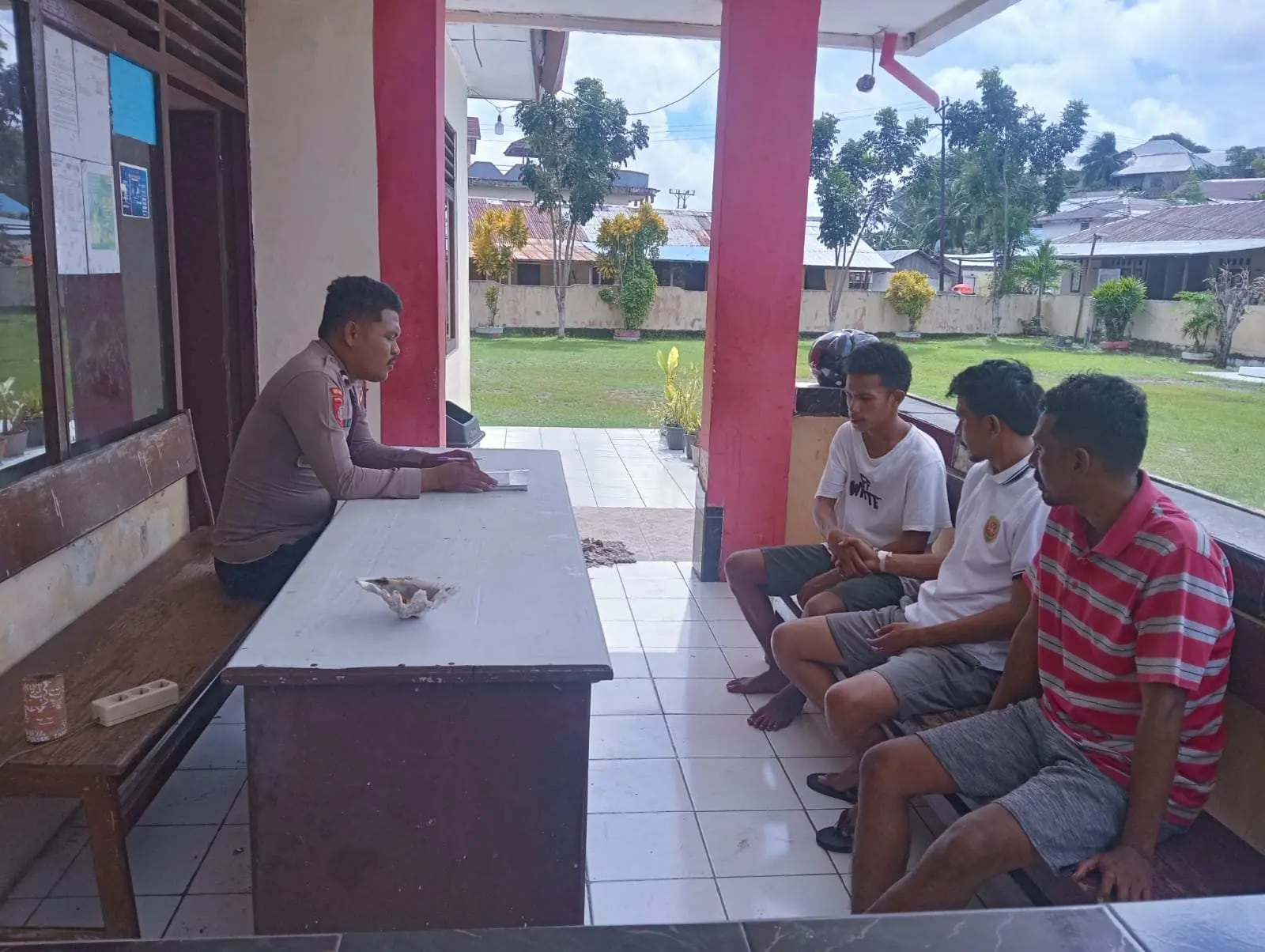 Polsek Tanimbar Utara Berhasil Mediasi Kasus Pemukulan: Warga Sepakat Berdamai dalam Semangat Duan Lolat