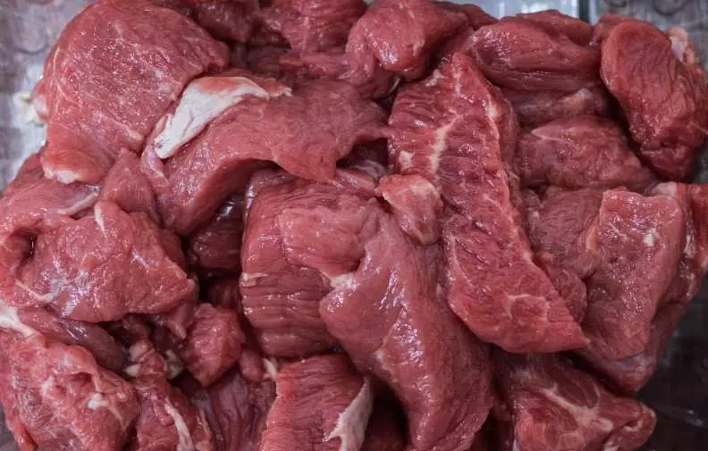 10 Tips Masak Daging Hewan Kurban agar Empuk, Tidak Bau Prengus, dan Lezat