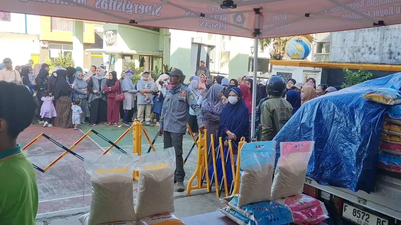Gerakan Pangan Murah di Desa Bojong Nangka Diserbu Warga Sejak Pagi