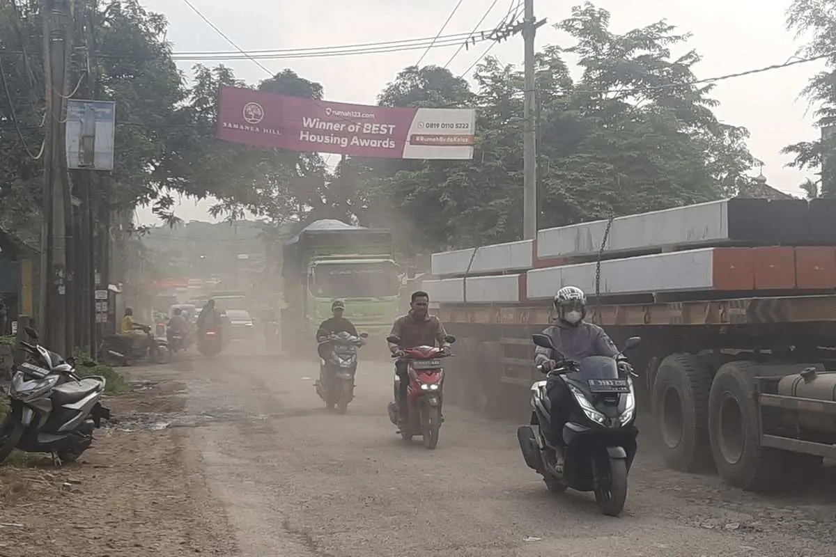 Bupati Bogor Realokasi Anggaran Rp104 Miliar untuk Perbaikan Jalan Vital di Parungpanjang