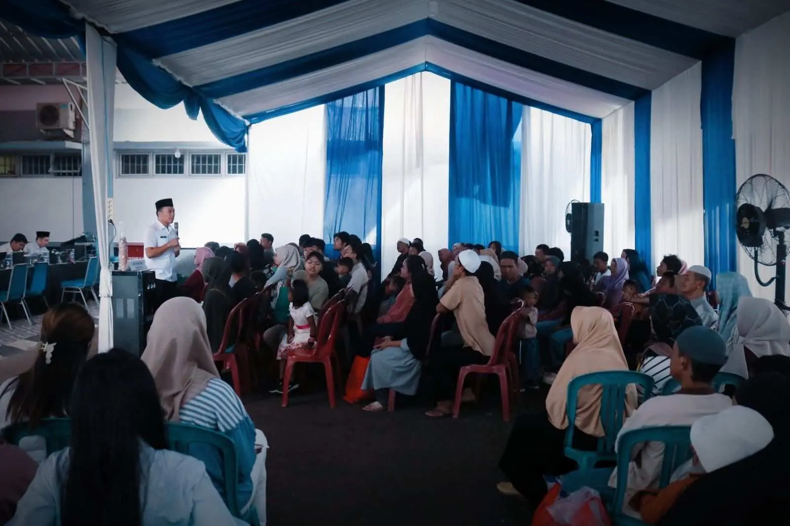 Kepala Lapas Cibinong Sambut Kunjungan Keluarga Warga Binaan di Hari Raya Idulfitri