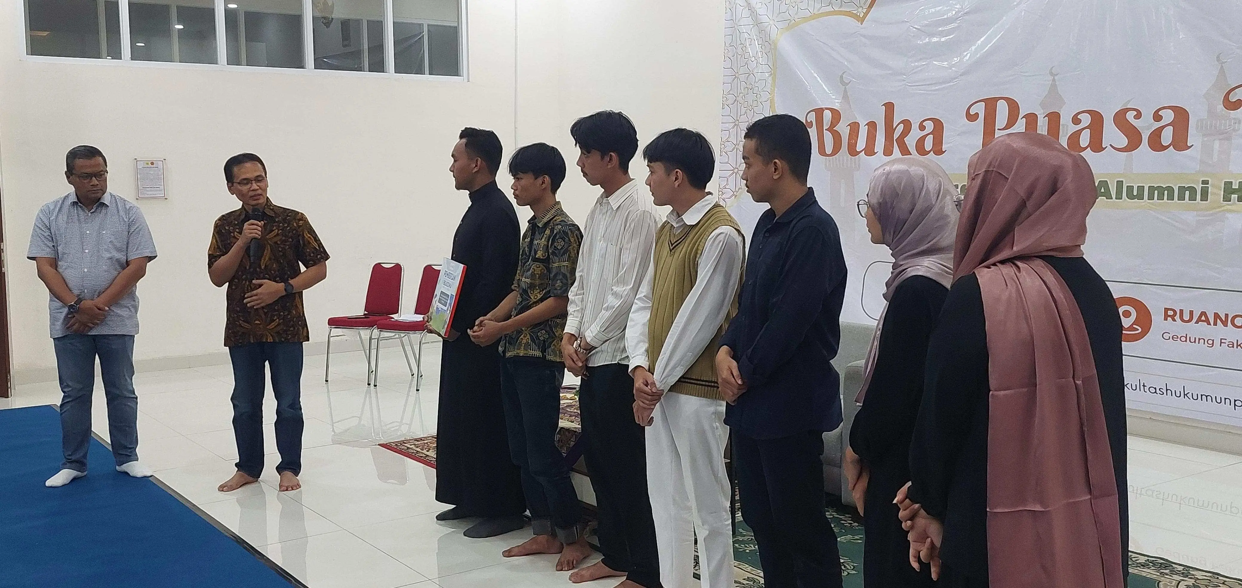 IKA FH Unpak Berikan Beasiswa untuk Mahasiswa Berprestasi dan Kurang Mampu