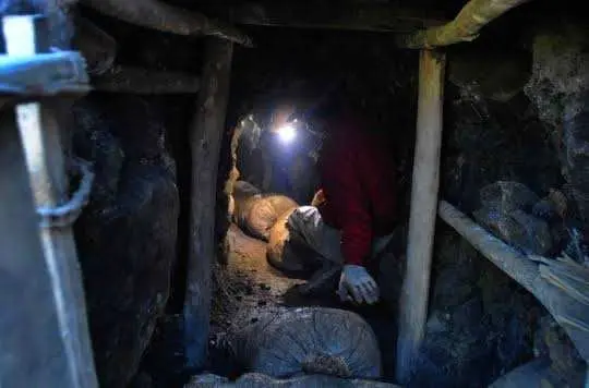 Dua Penambang Ilegal di Cigudeg Terjebak di Lubang Tambang, Evakuasi Dihentikan