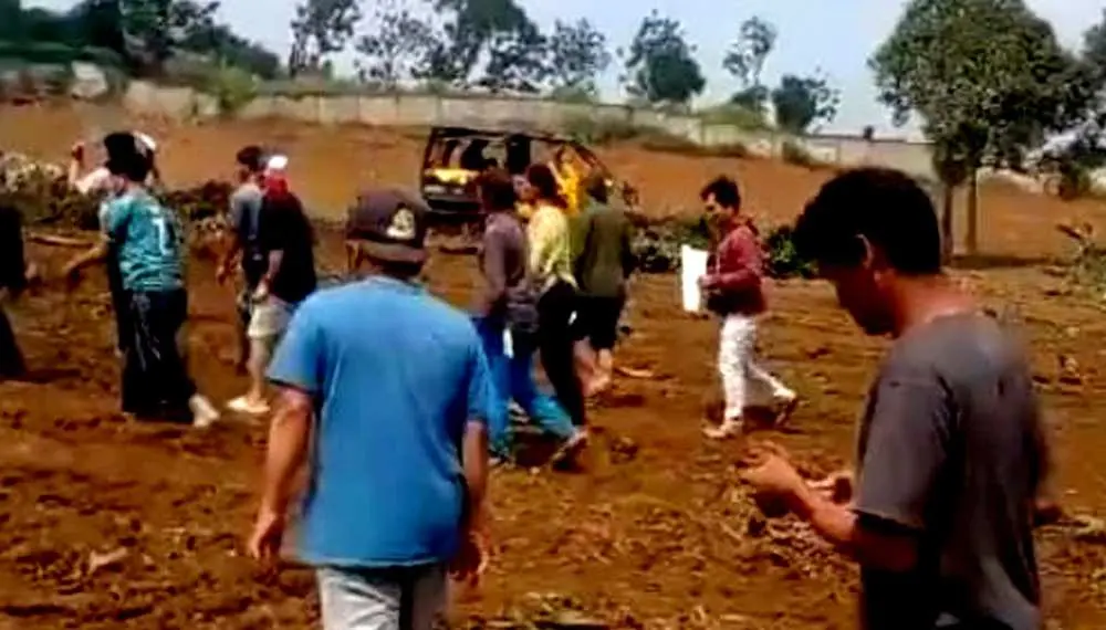 Buntut Lahan Pertanian Dibuldozer, Petani Sukaluyu Tamansari Gelar Unjuk Rasa