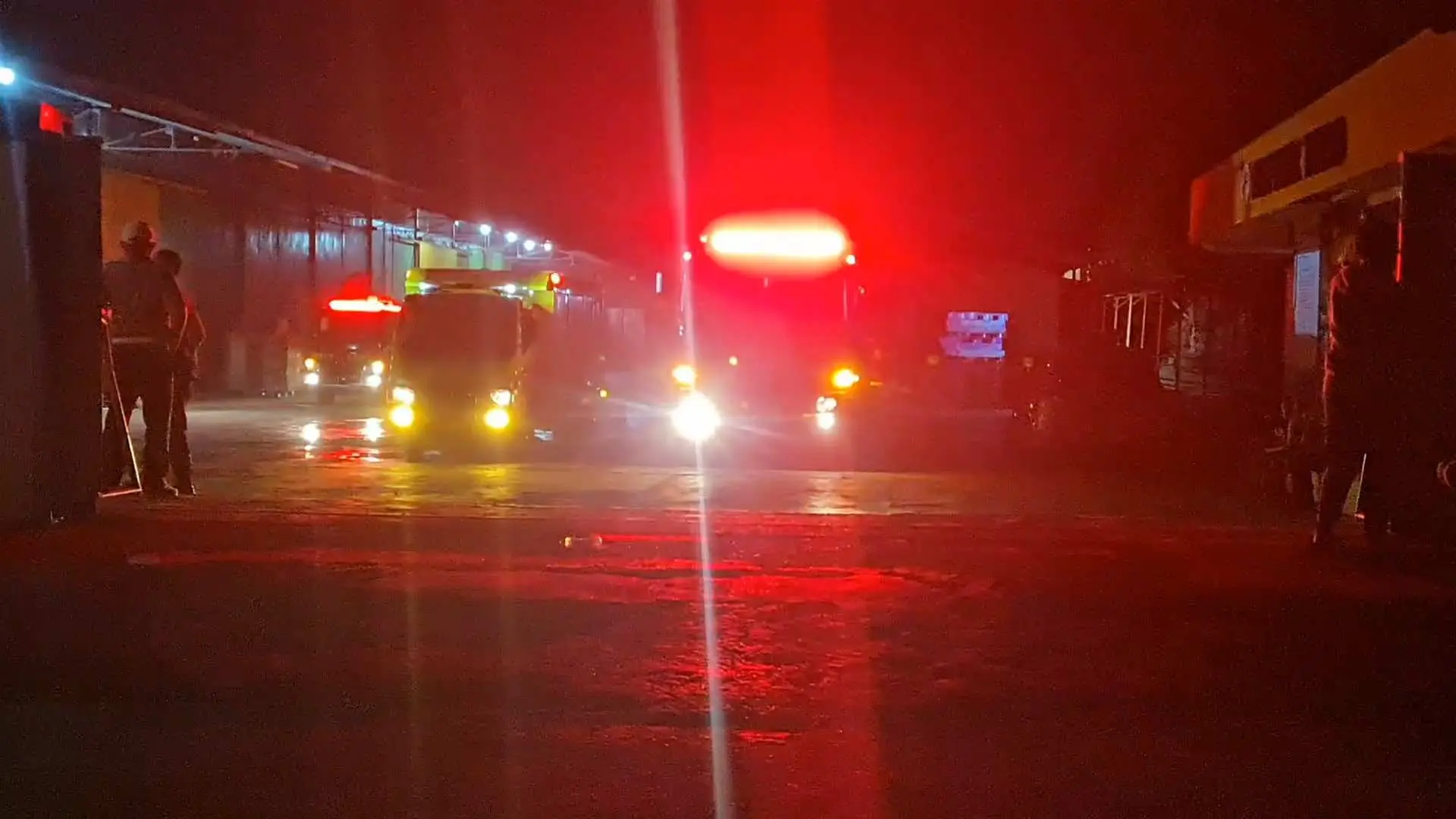 Kebakaran PT Taro, Hidran Tidak Berfungsi 5 Unit Damkar dikerahkan